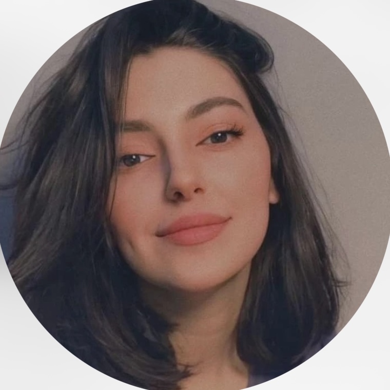 سلام استاد من واقعا ممنونم از شما بابت دوره طراحیتون چون تاثیرش رو تو زندگیم دیدم این دین رو برگردن خودم دونستم که بهتون پیغام بدم و ازتون تشکر بکنم چون علاوه بر این که تاثیر خیلی زیادی روی اعتماد به نفسم موقع طراحی و پروژه گرفتن داشته تونستم این ماه 75 میلیون رو تاچ کنم