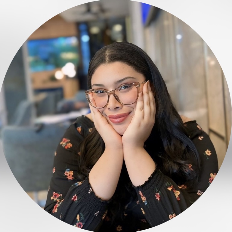 استاد وقتی باهاتون استارت زدم کارمن بیمه آسیا بودم درآمدم حدود 10 میلیون در ماه بود ولی الان از طراحی داخلی بیش از  20 میلیون شده و عمیقا خوشحالم که این مسیرو انتخاب کردم ممنونم از شما